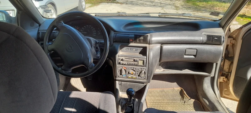 Opel Astra, снимка 4 - Автомобили и джипове - 47592079