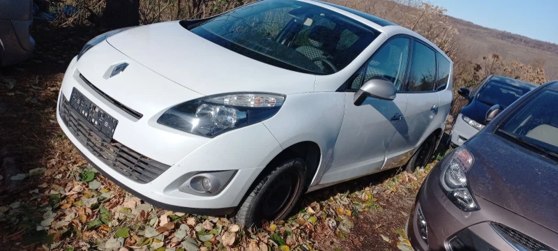 Renault Grand scenic 1, 6 dci 131, снимка 15 - Автомобили и джипове - 49182060