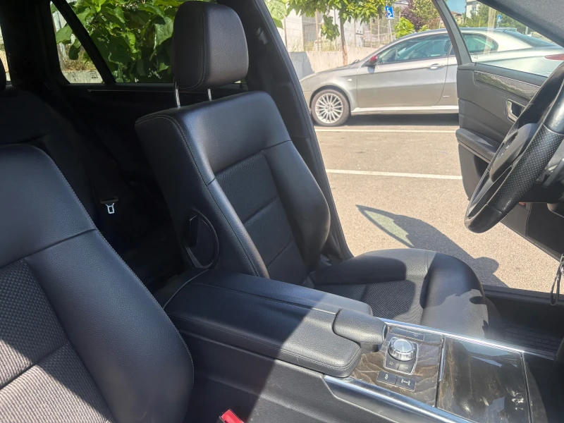 Mercedes-Benz E 350 AIR 4 MATIC LED Panorama Distronic + , снимка 15 - Автомобили и джипове - 51574397