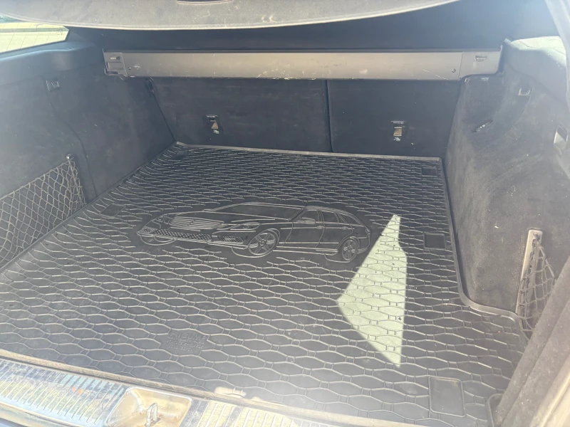 Mercedes-Benz E 350 AIR 4 MATIC LED Panorama Distronic + , снимка 17 - Автомобили и джипове - 51574397