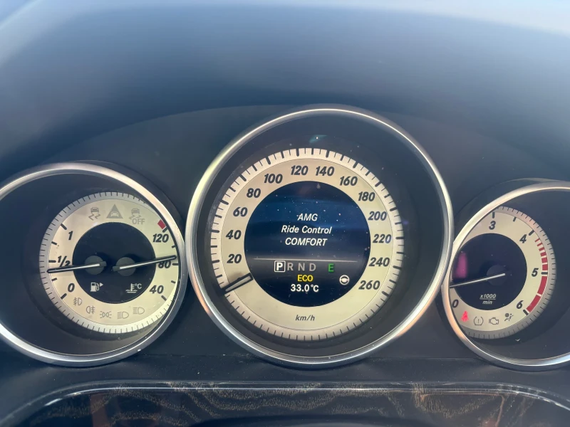 Mercedes-Benz E 350 AIR 4 MATIC LED Panorama Distronic + , снимка 9 - Автомобили и джипове - 51574397