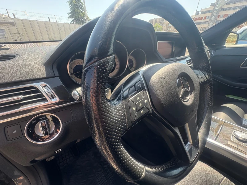 Mercedes-Benz E 350 AIR 4 MATIC LED Panorama Distronic + , снимка 11 - Автомобили и джипове - 51574397