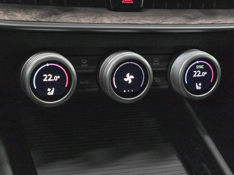 Skoda Superb 2.0 TDI 4x4 L&K CANTON 360 CAMERA HEAD UP, снимка 11 - Автомобили и джипове - 51508590