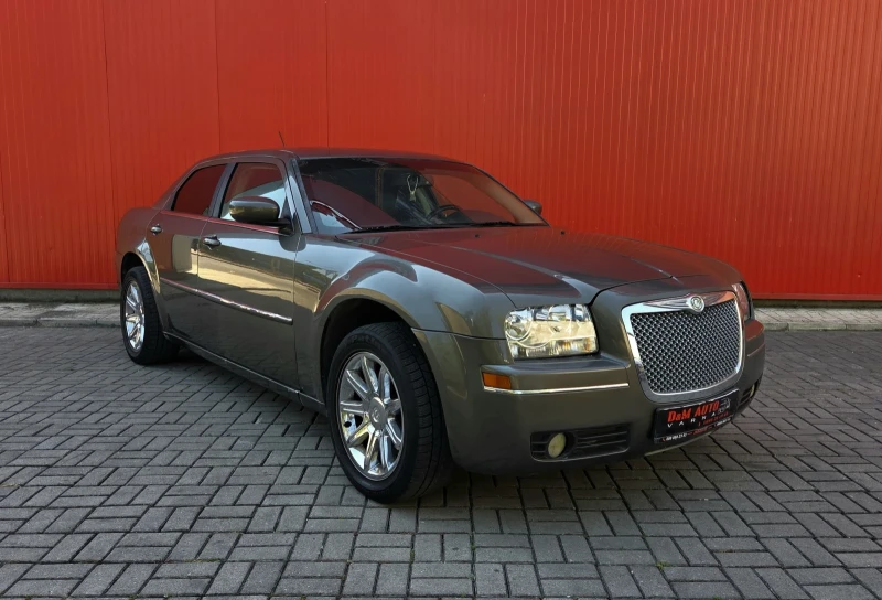 Chrysler 300c 3.5 4x4 Газ-Бензин Регистриран, снимка 3 - Автомобили и джипове - 51444551