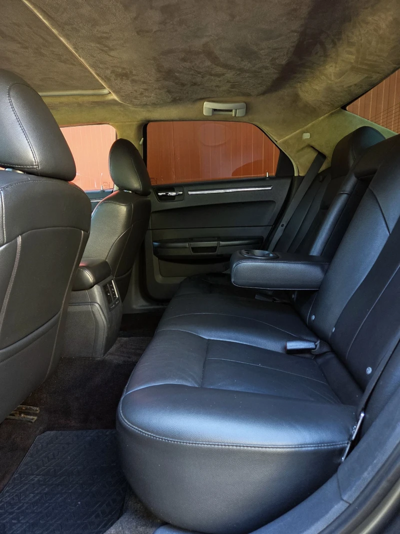 Chrysler 300c 3.5 4x4 Газ-Бензин Регистриран, снимка 17 - Автомобили и джипове - 51444551