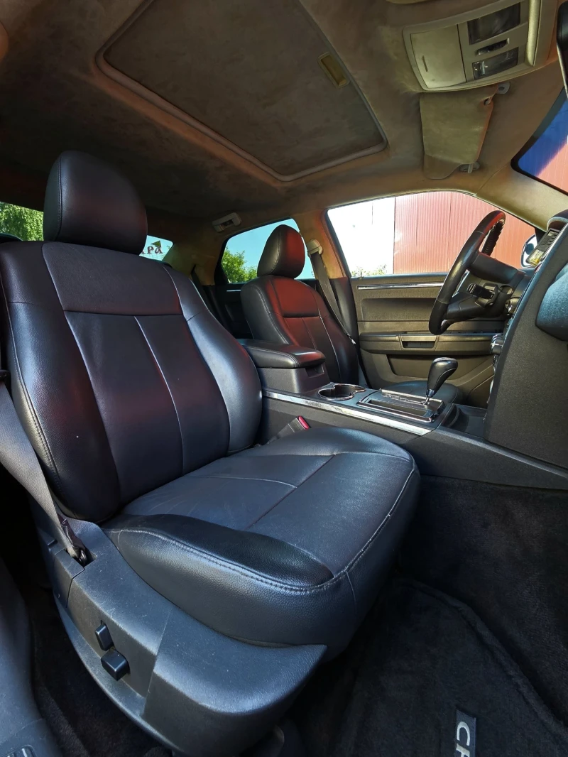 Chrysler 300c 3.5 4x4 Газ-Бензин Регистриран, снимка 16 - Автомобили и джипове - 51444551