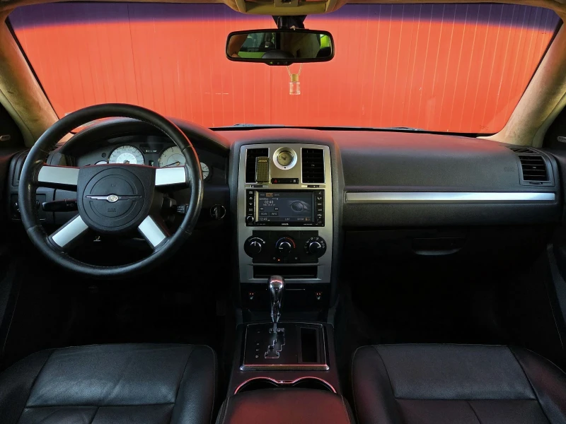 Chrysler 300c 3.5 4x4 Газ-Бензин Регистриран, снимка 14 - Автомобили и джипове - 51444551