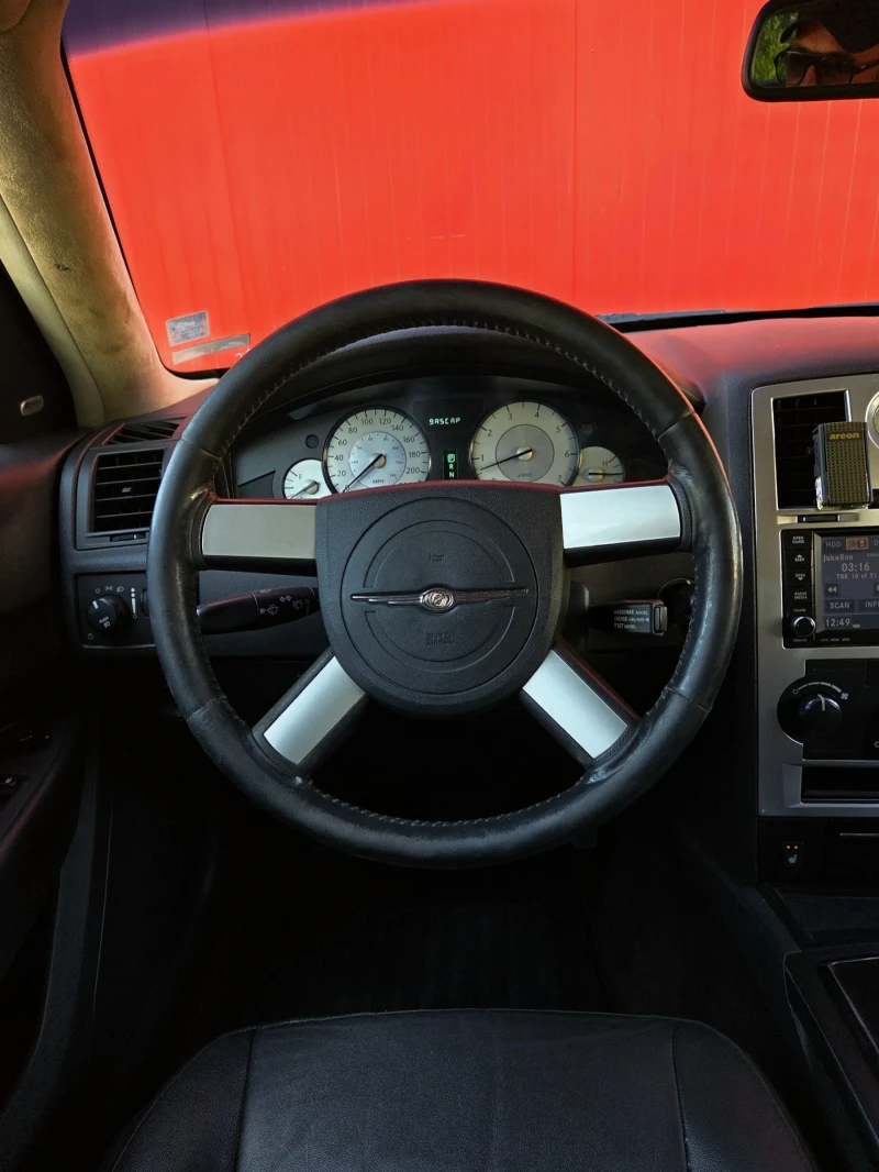 Chrysler 300c 3.5 4x4 Газ-Бензин Регистриран, снимка 9 - Автомобили и джипове - 51444551