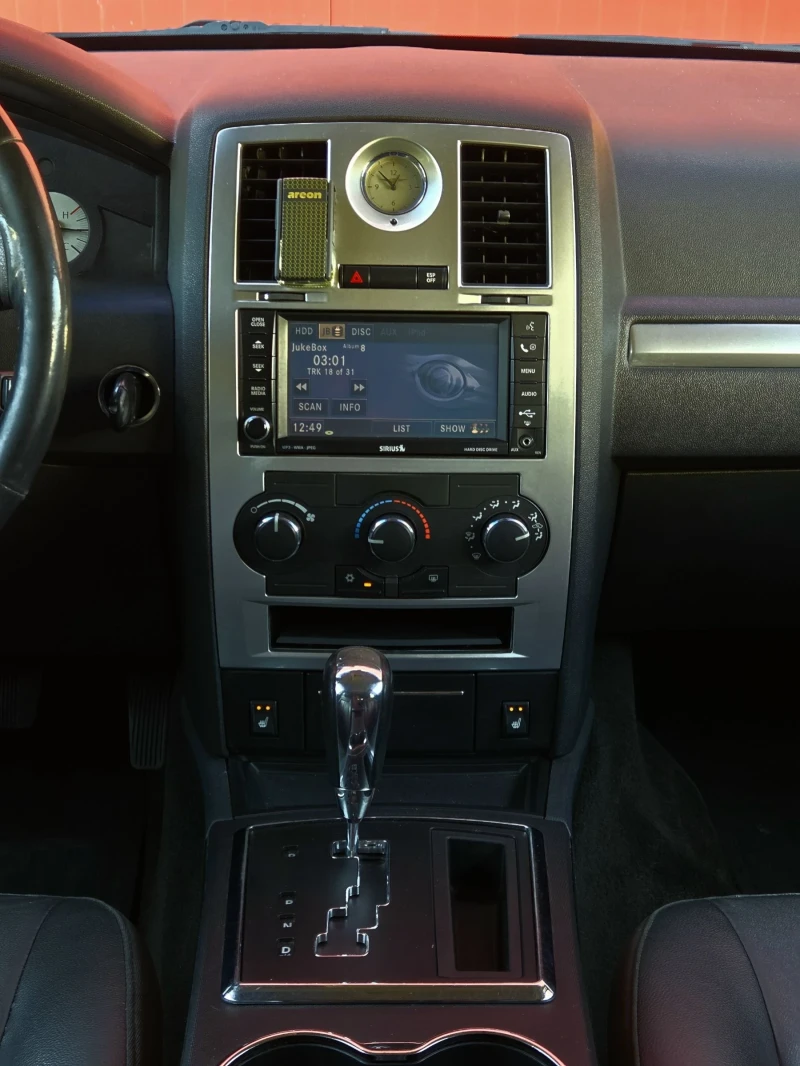 Chrysler 300c 3.5 4x4 Газ-Бензин Регистриран, снимка 12 - Автомобили и джипове - 51444551