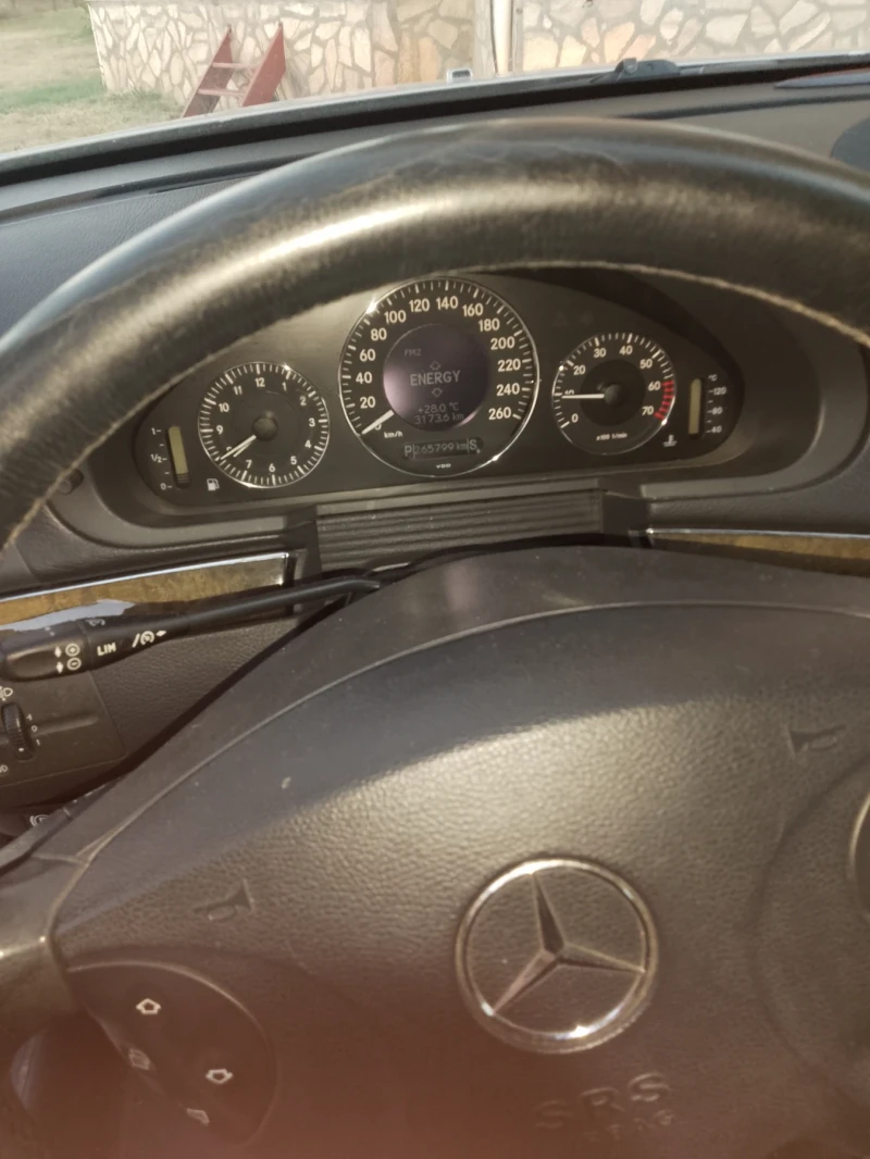 Mercedes-Benz E 200, снимка 7 - Автомобили и джипове - 52023831