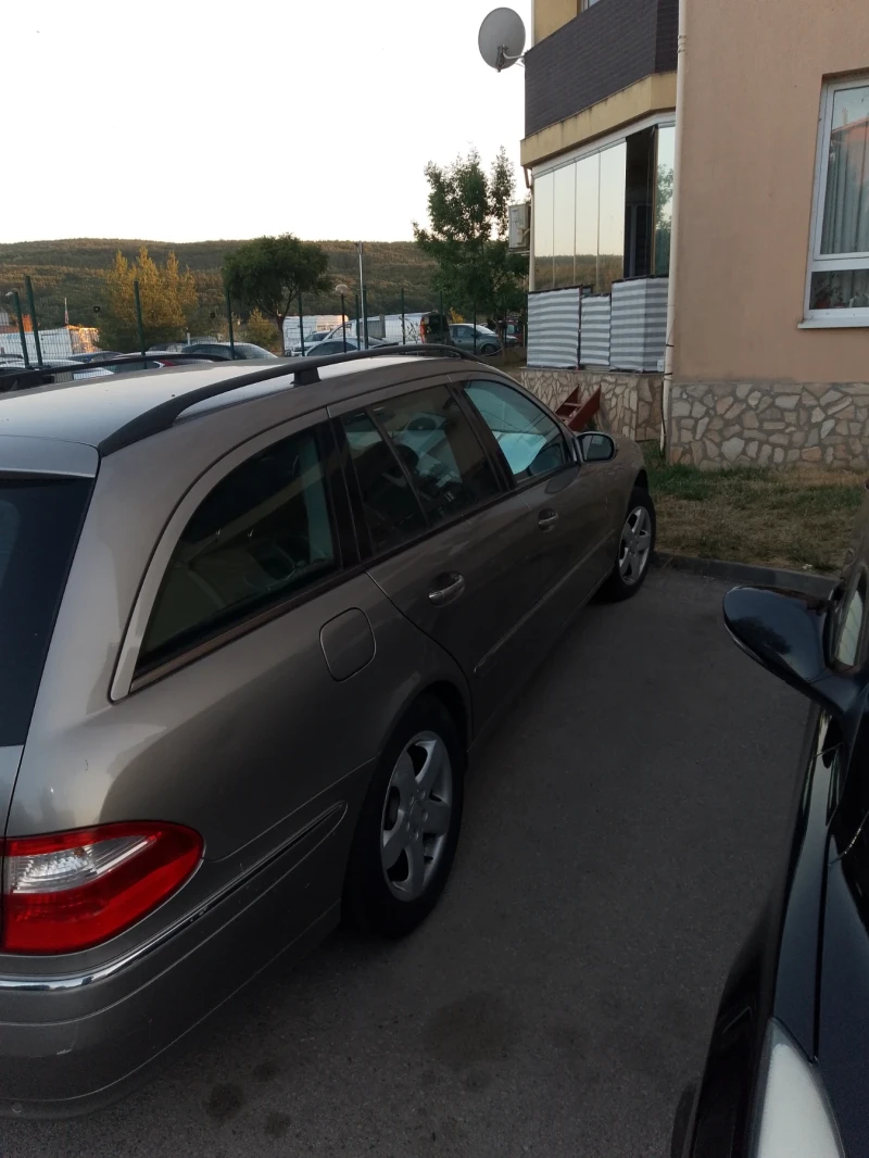 Mercedes-Benz E 200, снимка 3 - Автомобили и джипове - 52023831