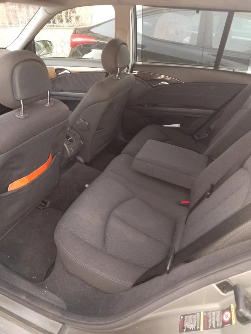 Mercedes-Benz E 200, снимка 8 - Автомобили и джипове - 52023831