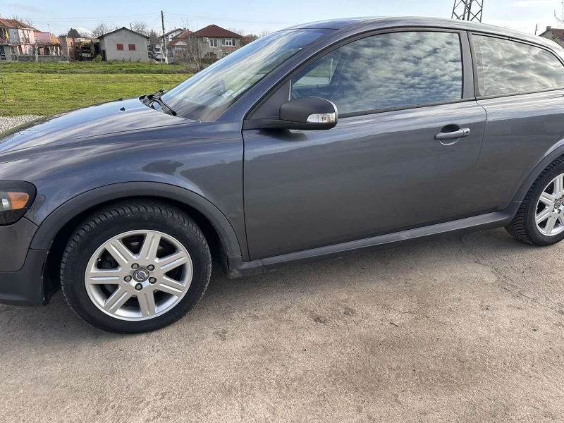 Volvo C30, снимка 2 - Автомобили и джипове - 52796584