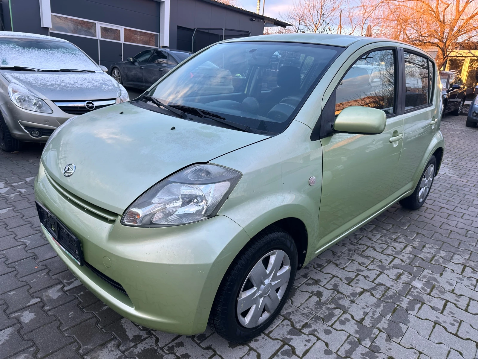 Daihatsu Sirion 1.3 87к.с 4х4, снимка 1