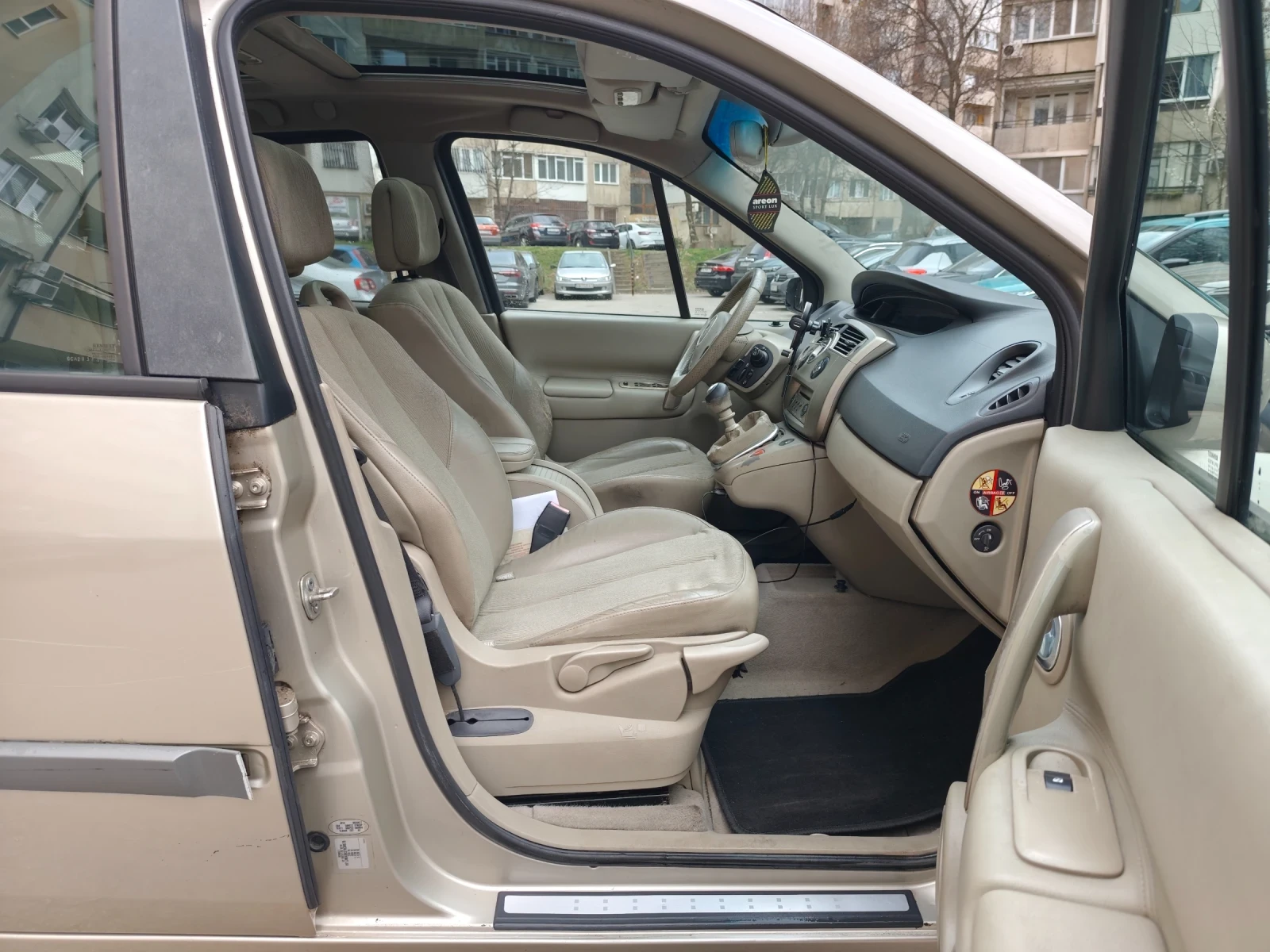 Renault Grand scenic 1.9 DCI Facelift !7МЕСТА!! * КЛИМАТРОНИК* !ТОП!, снимка 11 - Автомобили и джипове - 53937112