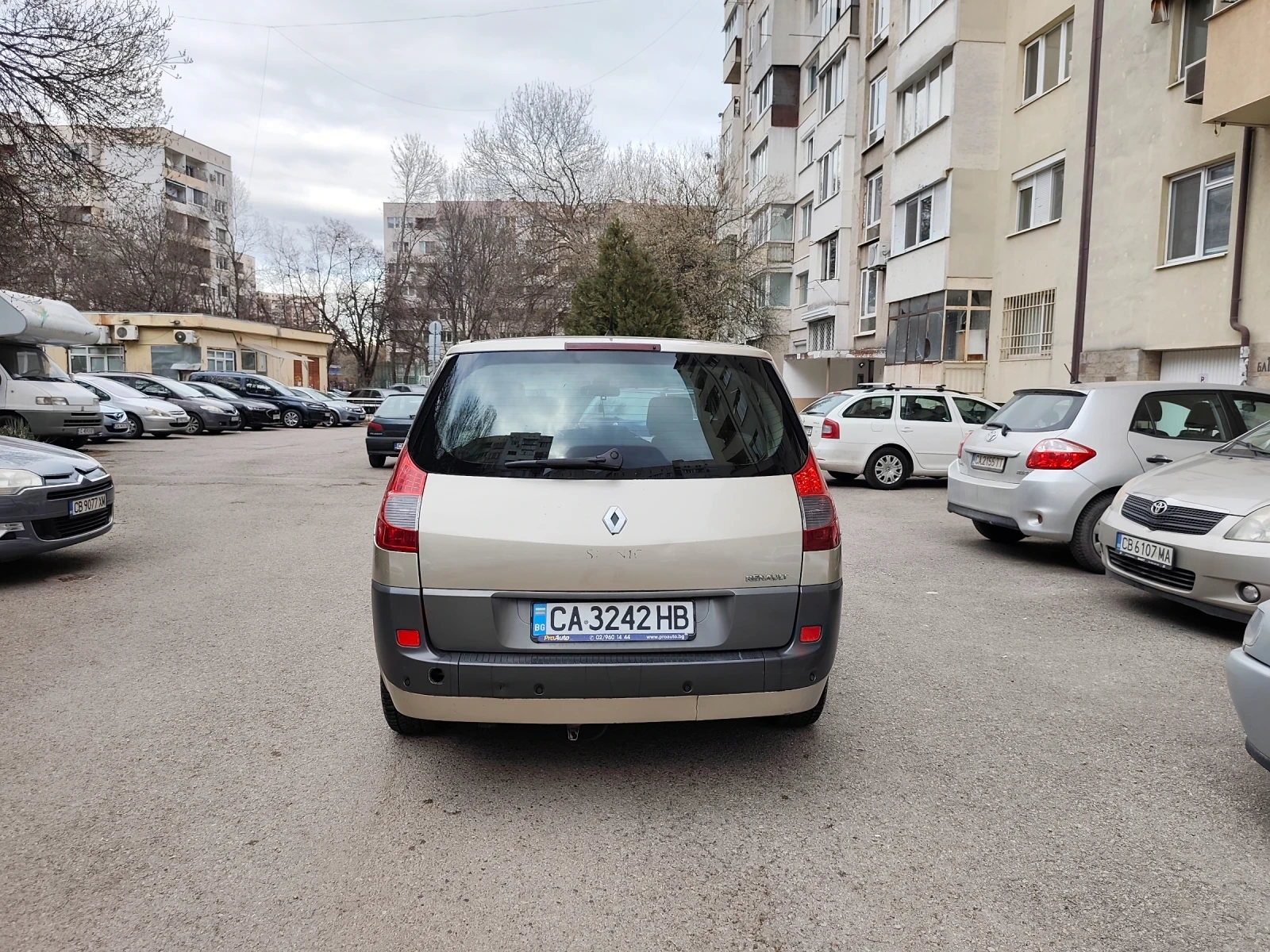 Renault Grand scenic 1.9 DCI Facelift !7МЕСТА!! * КЛИМАТРОНИК* !ТОП!, снимка 4 - Автомобили и джипове - 53937112