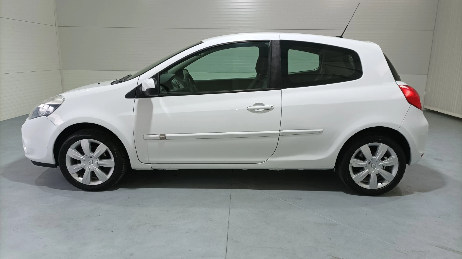 Renault Clio 1.2 i - изображение 8