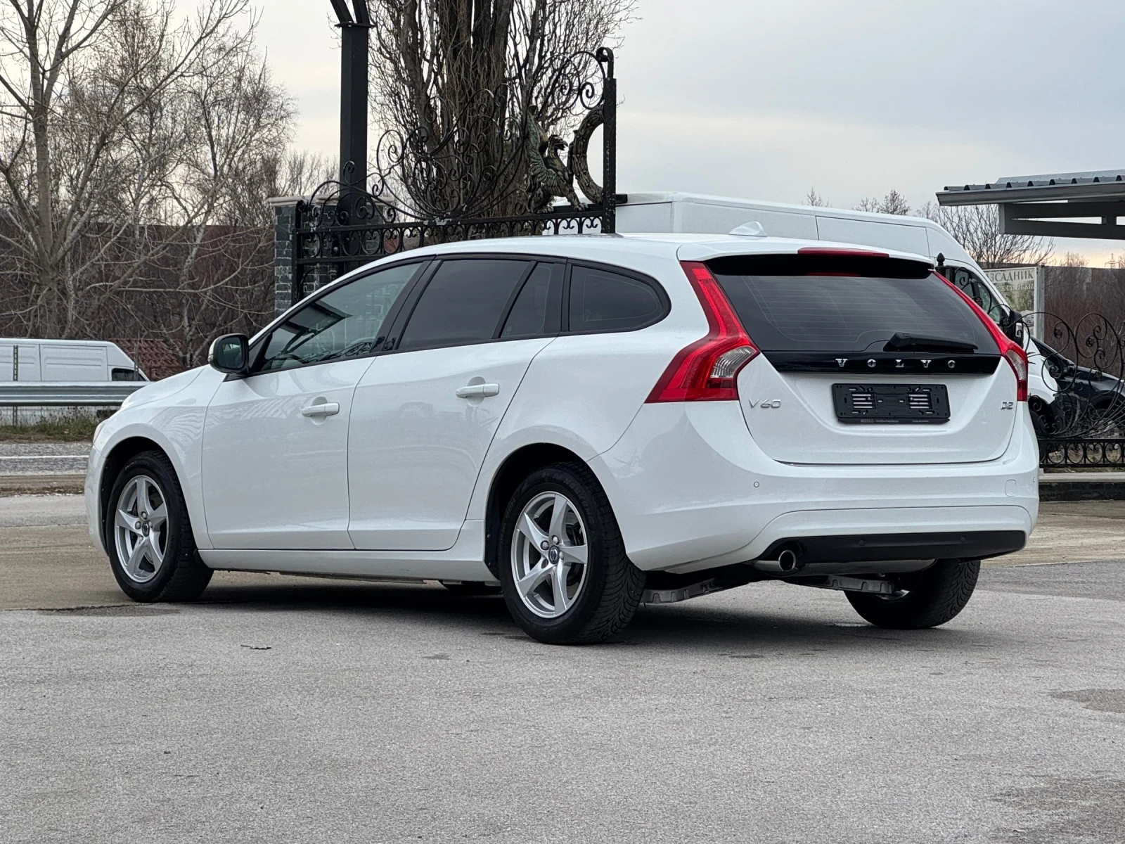 Volvo V60 1.6D3 ИТАЛИЯ АВТОМАТ - изображение 5