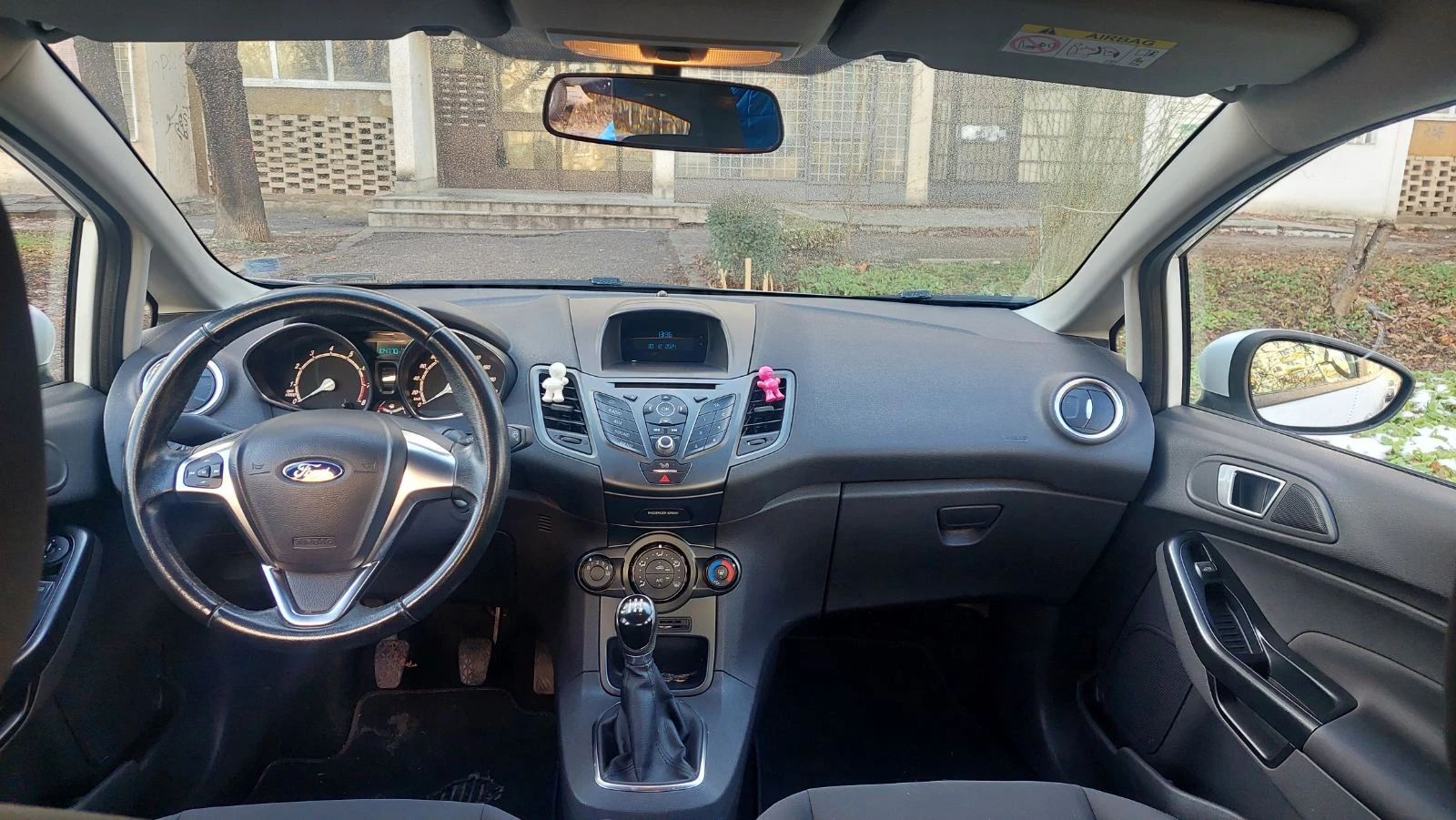 Ford Fiesta 1.1 - изображение 2