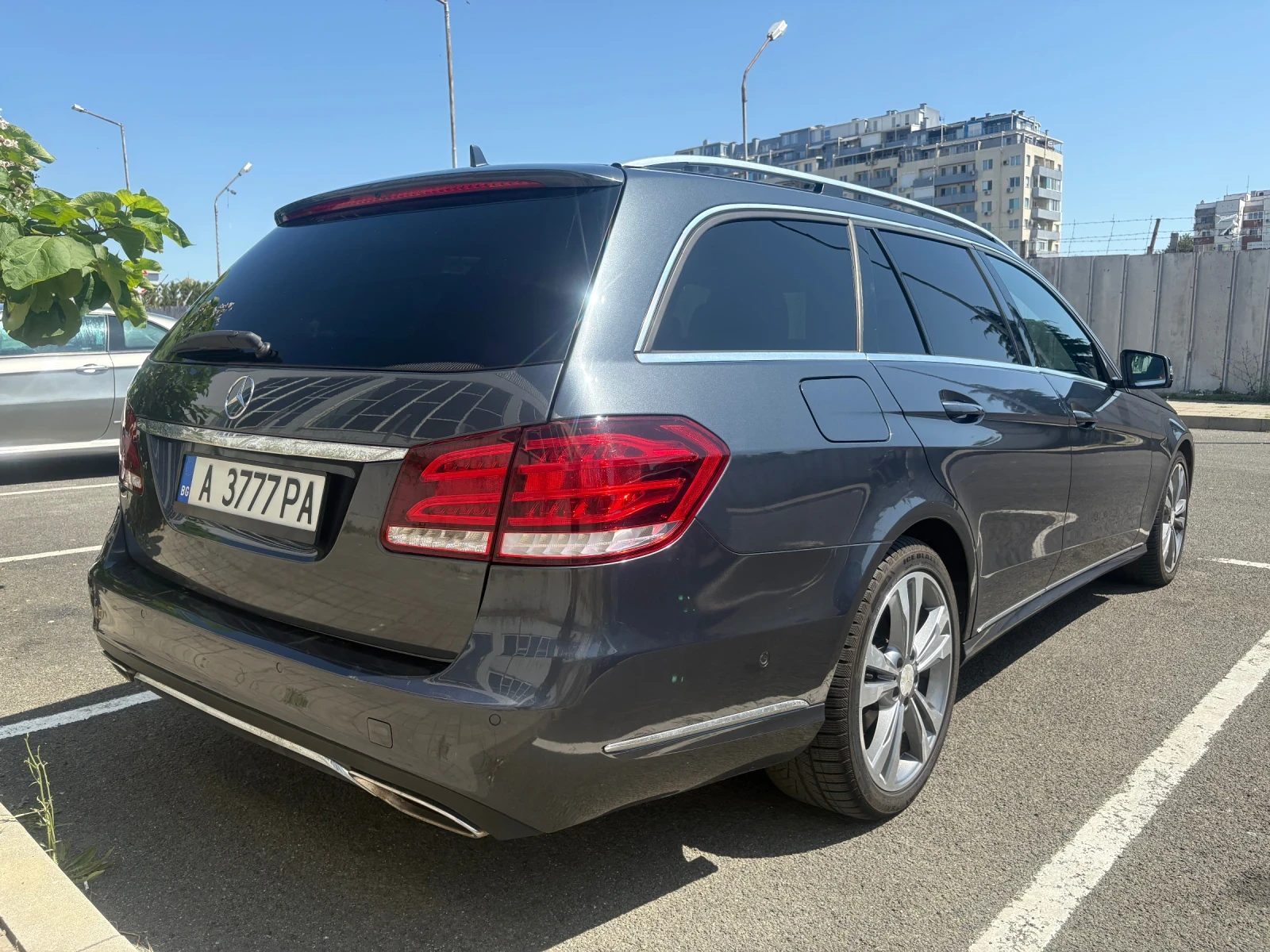 Mercedes-Benz E 350 AIR 4 MATIC LED Panorama Distronic +  - изображение 4