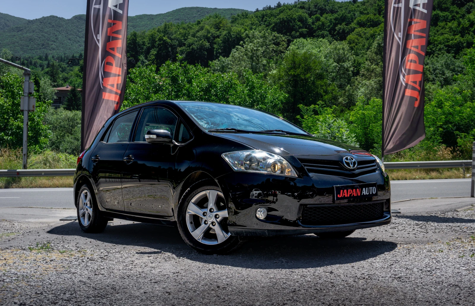 Toyota Auris 1.6i Facelift с гаранция!  - изображение 2