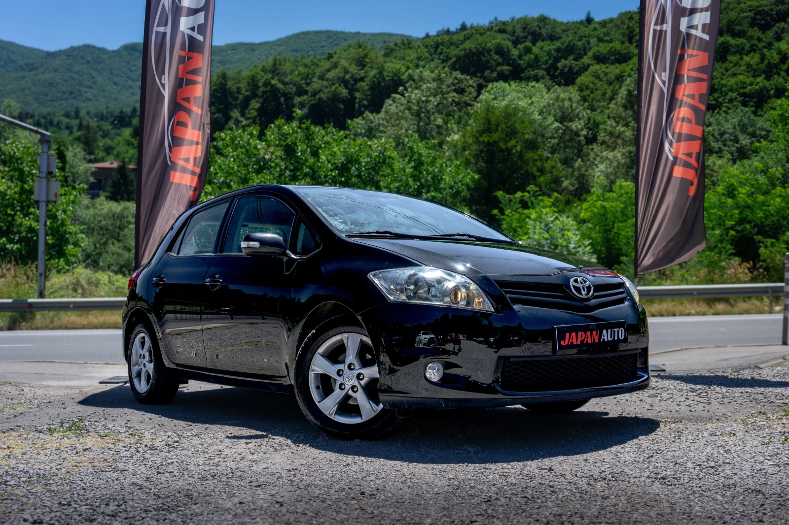 Toyota Auris 1.6i Facelift с гаранция!  - изображение 2