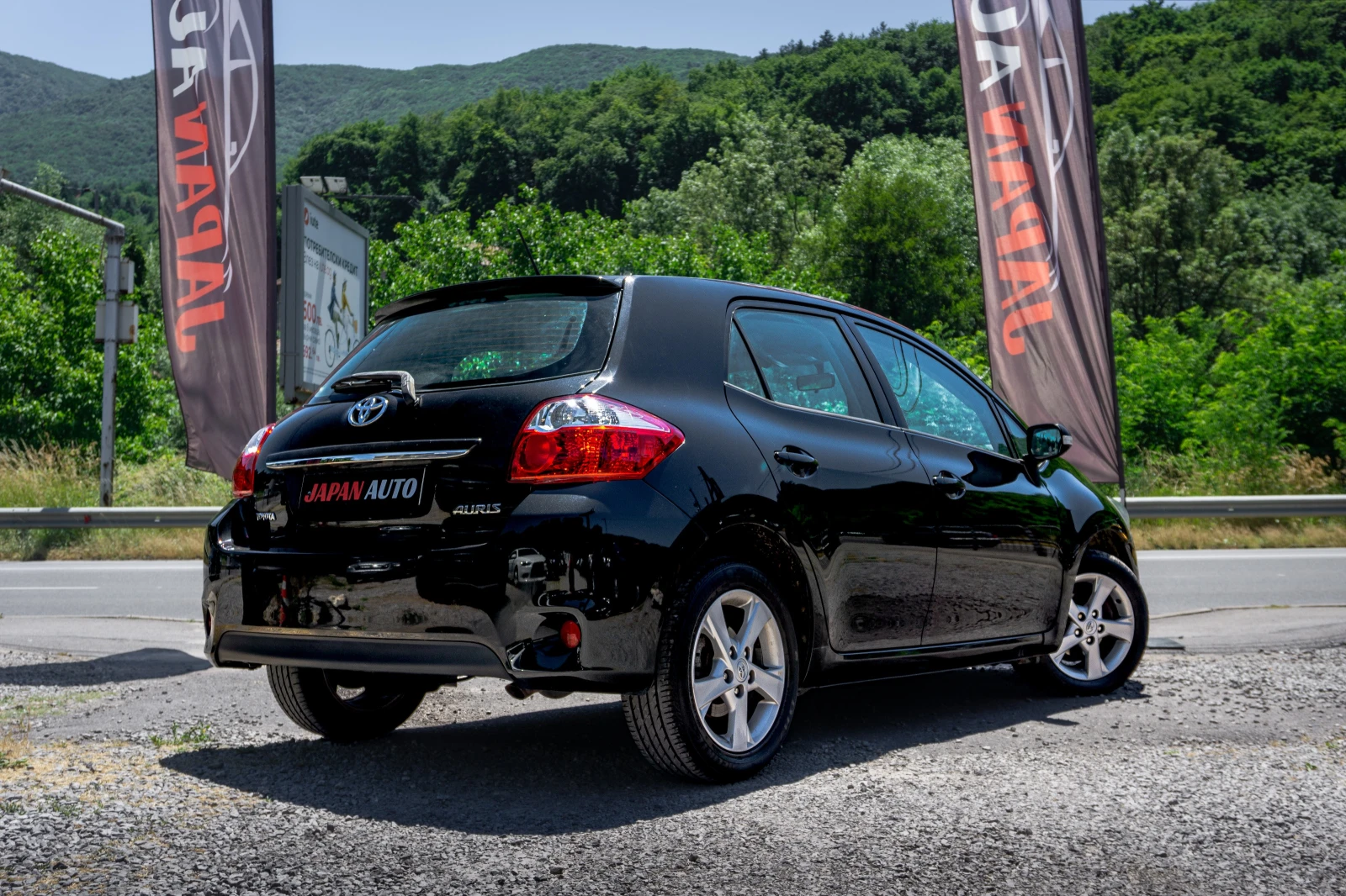 Toyota Auris 1.6i Facelift с гаранция!  - изображение 3