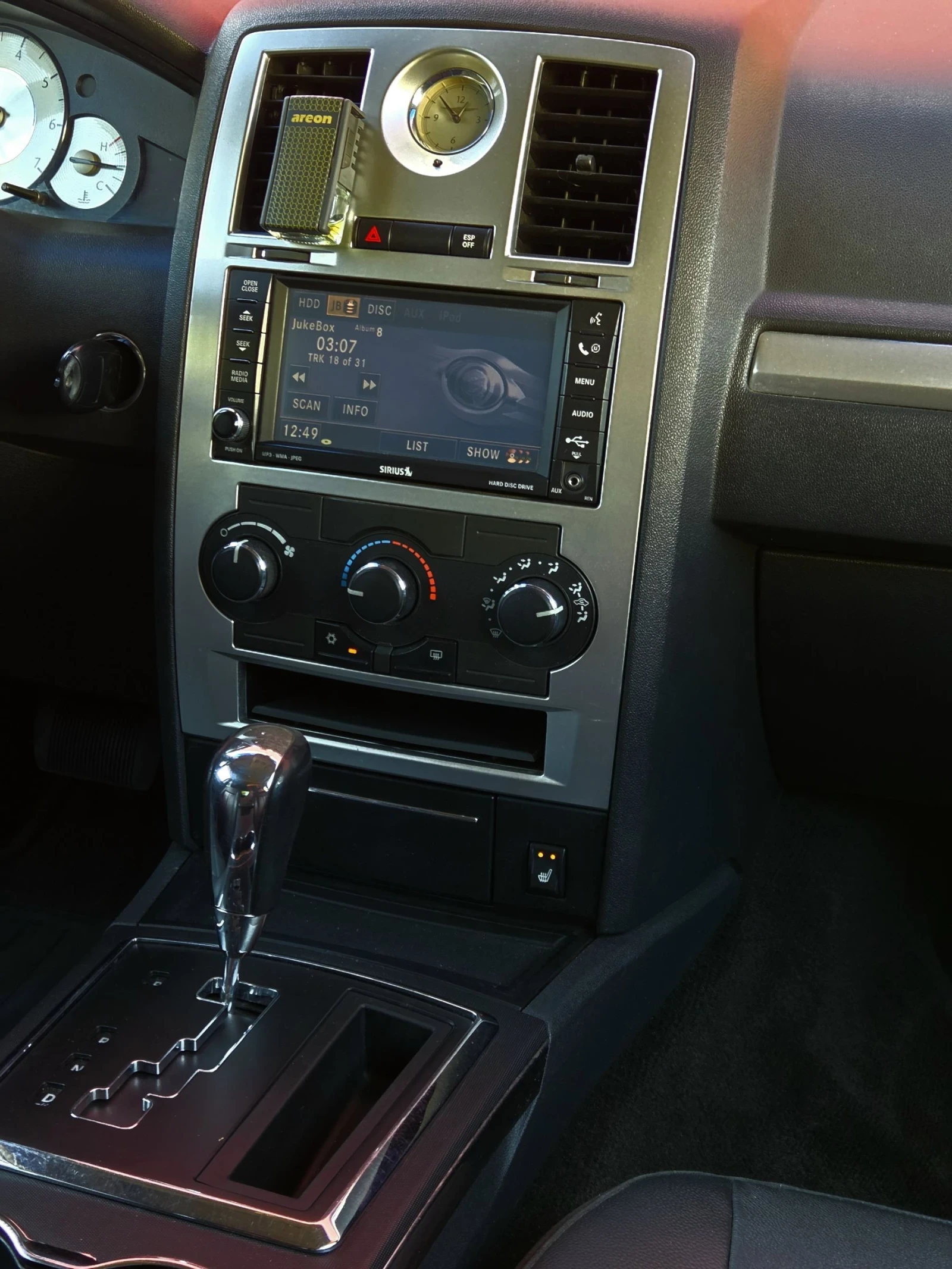 Chrysler 300c 3.5 4x4 Газ-Бензин Регистриран | Mobile.bg — изображение 13