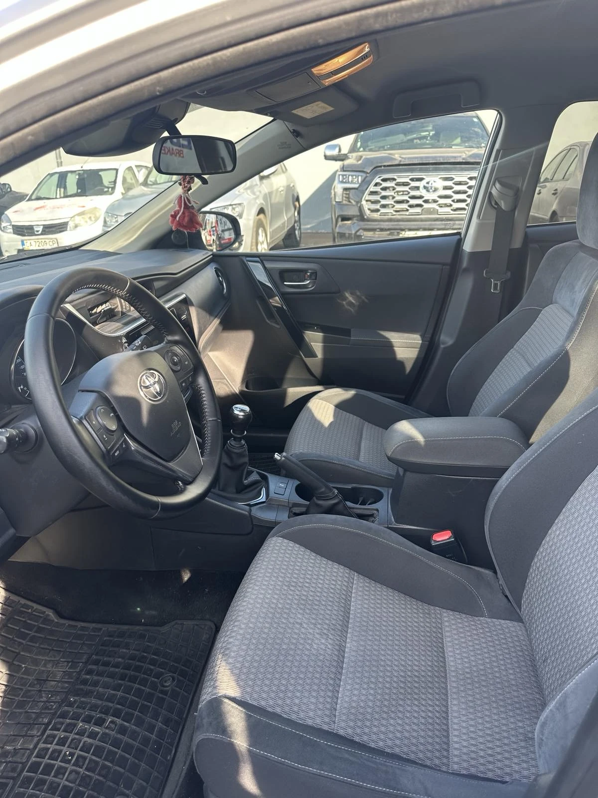 Toyota Auris 1.6I 157000KM | Mobile.bg � ����������� 11