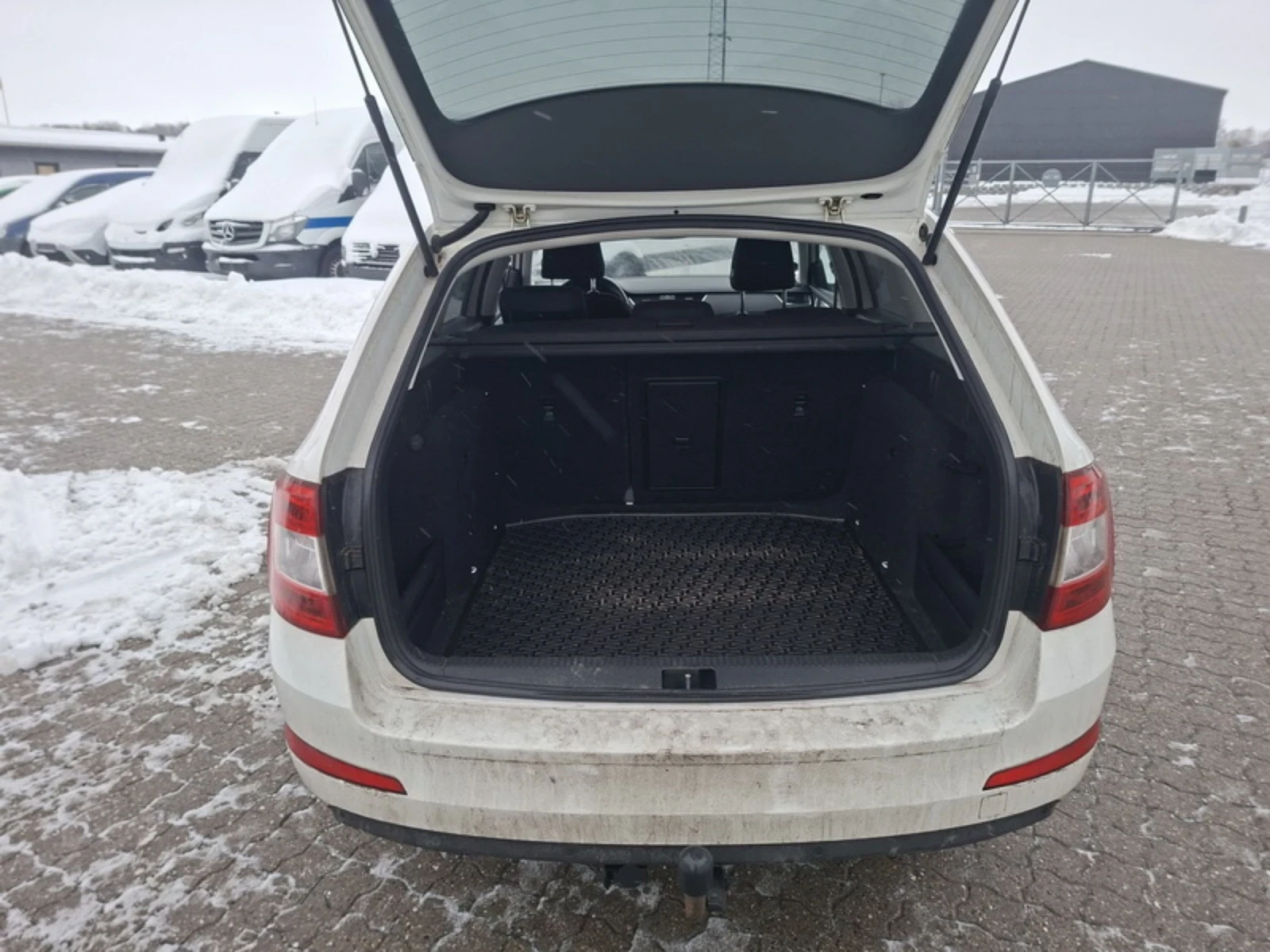 Skoda Octavia Style | 1.4 TSI | DSG | Xenon | Navi , снимка 12 - Автомобили и джипове - 53761173