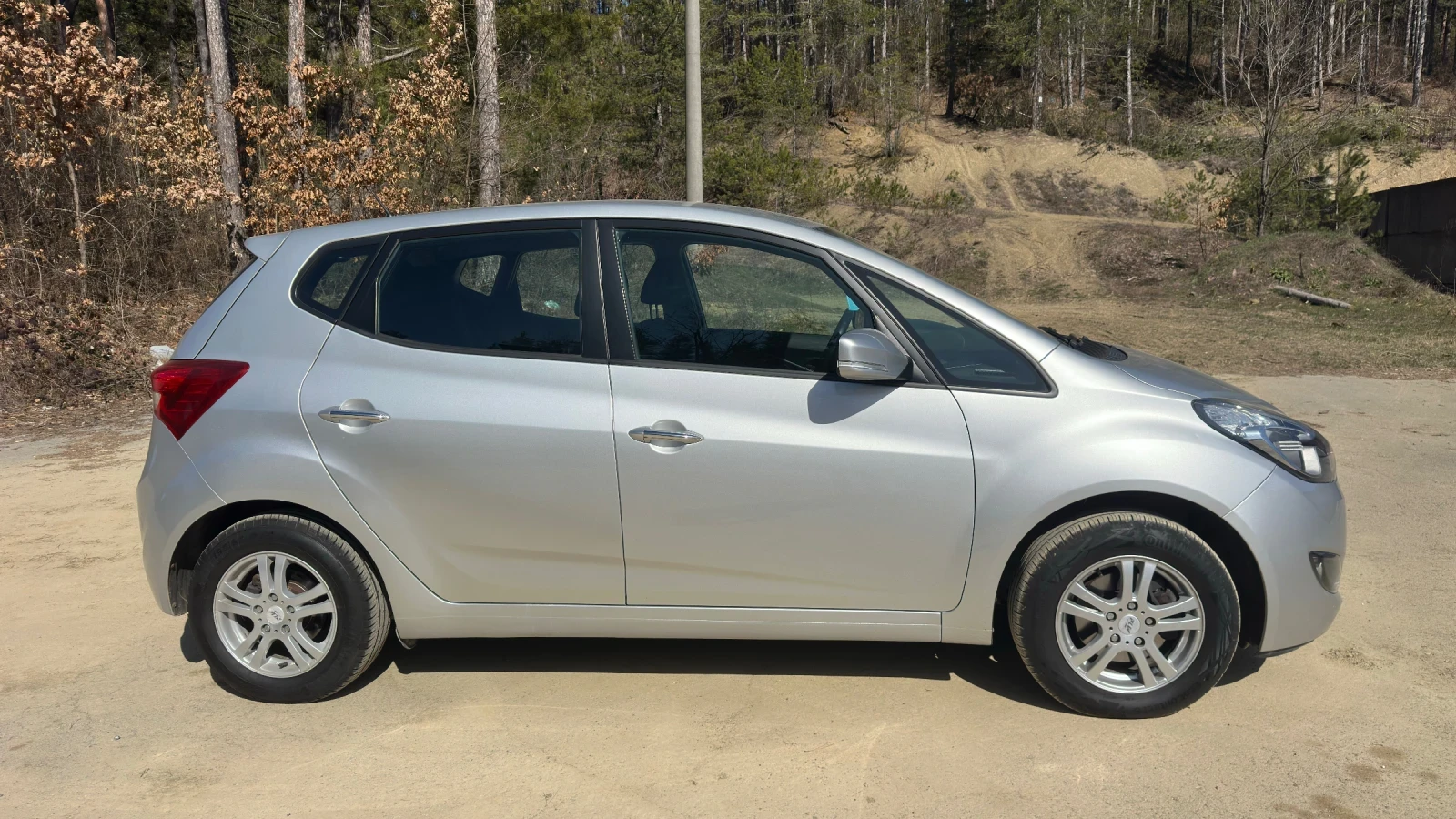 Hyundai Ix20, снимка 2 - Автомобили и джипове - 53835353