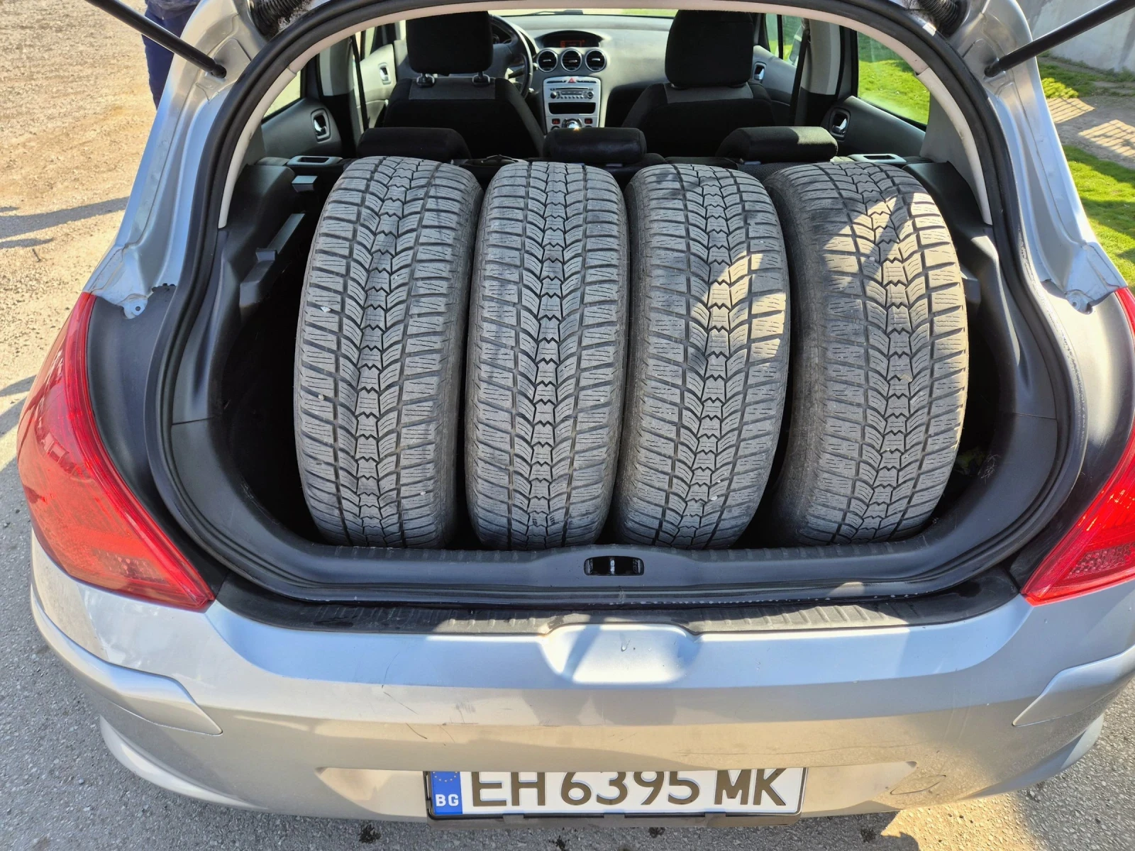 Peugeot 308 1.6HDI, снимка 11 - Автомобили и джипове - 53848545