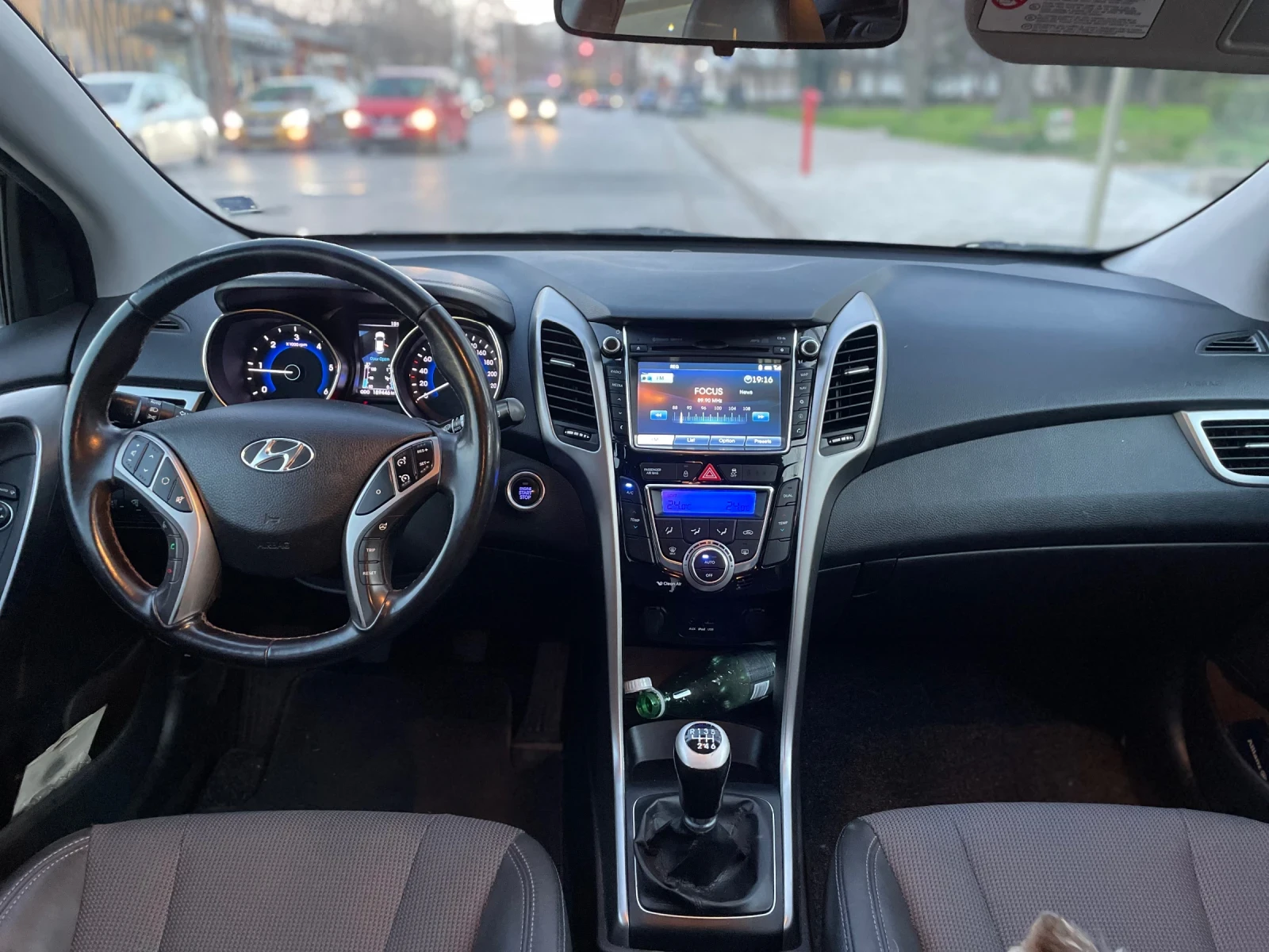 Hyundai I30 1.6 Exclusive, снимка 12 - Автомобили и джипове - 53849764