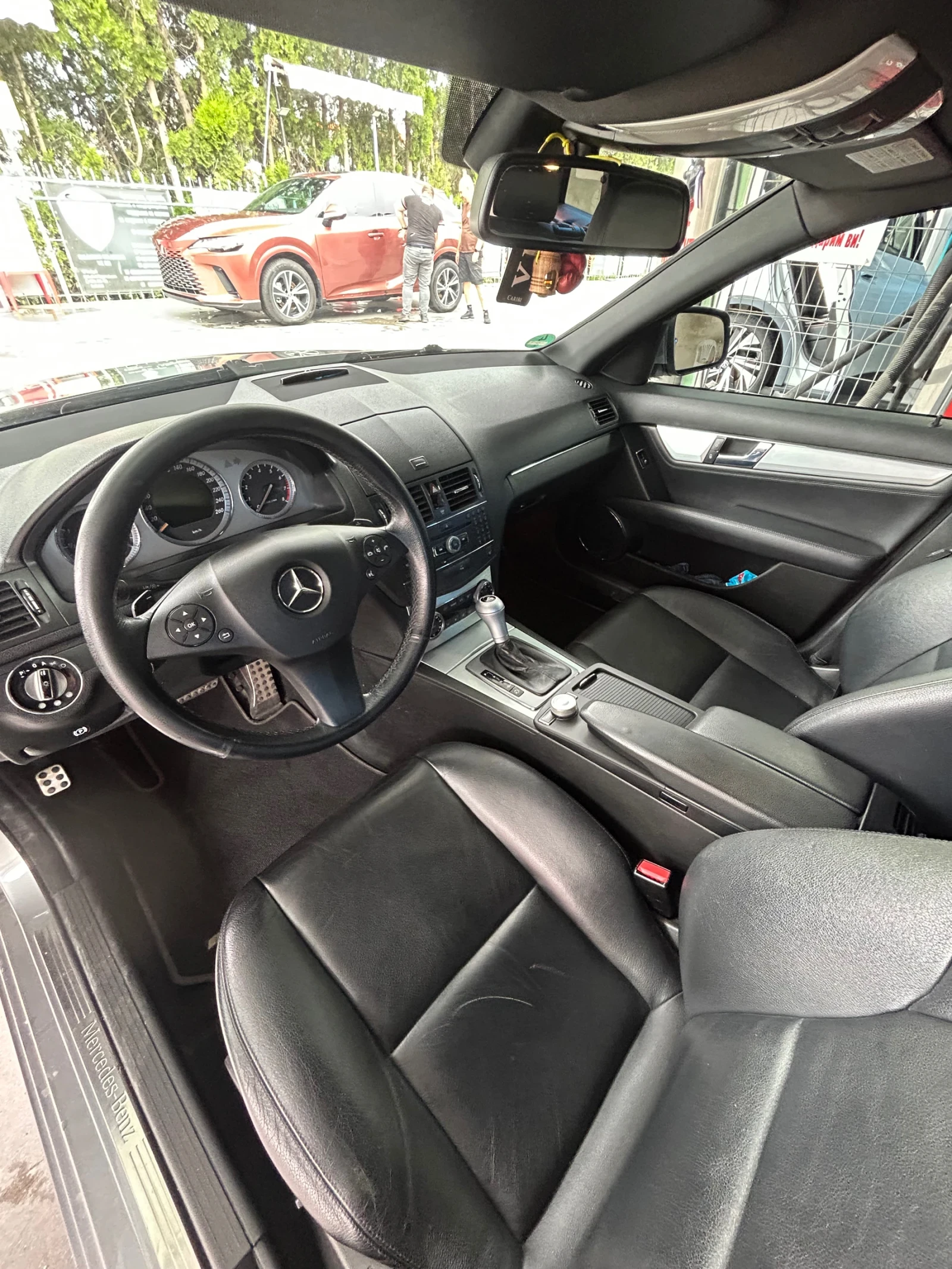 Mercedes-Benz C 230 2.5/AMG/KEYLESS/GAS, снимка 11 - Автомобили и джипове - 53985008