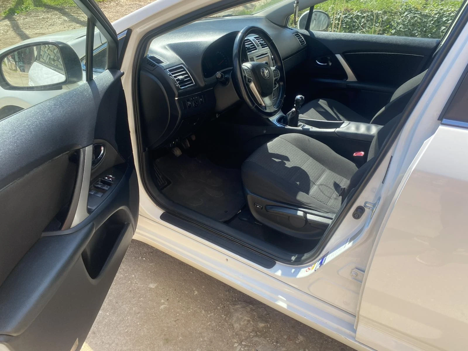 Toyota Avensis, снимка 6 - Автомобили и джипове - 54258482