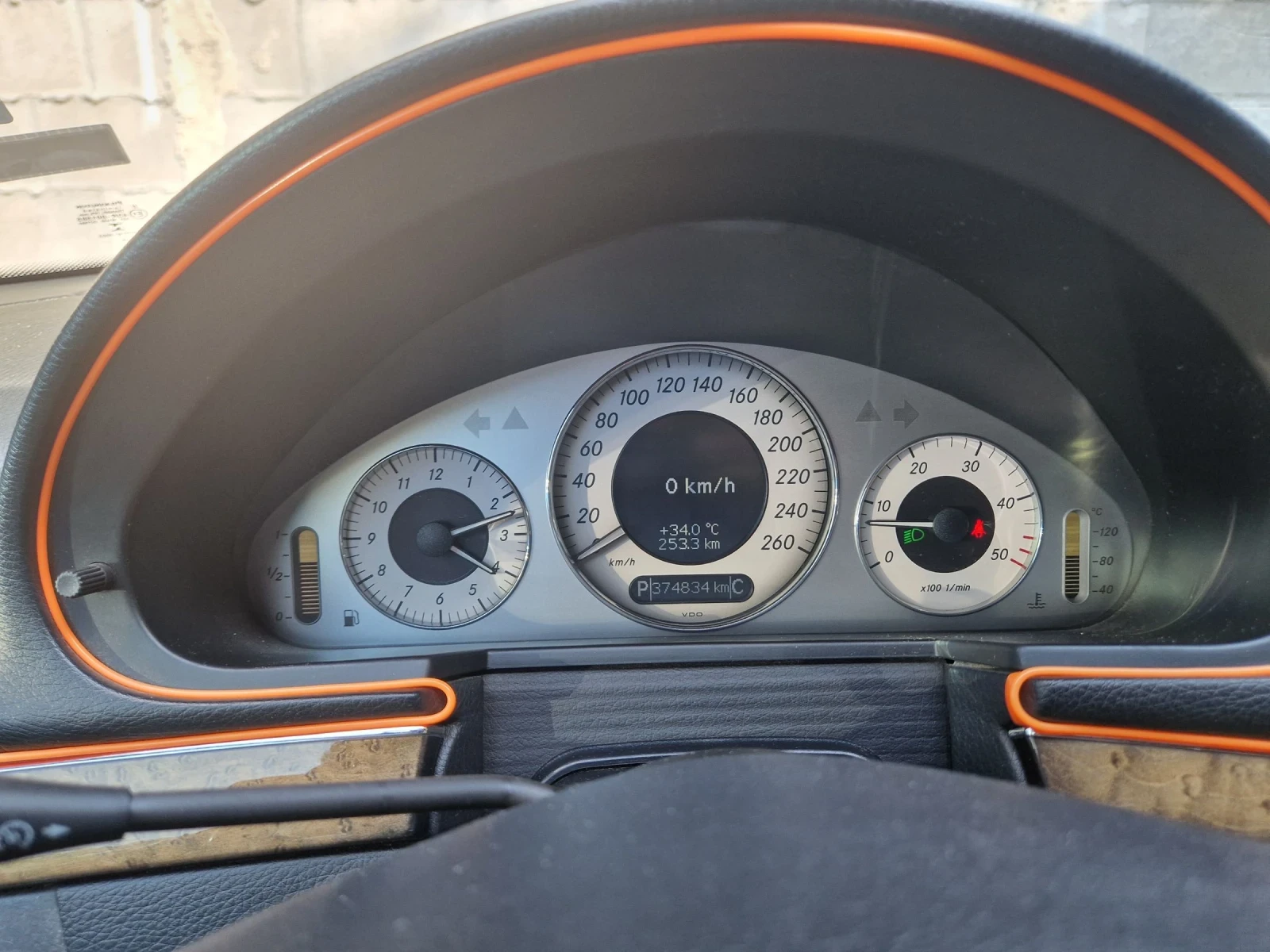 Mercedes-Benz E 320 Avantgarde , снимка 9 - Автомобили и джипове - 54498548