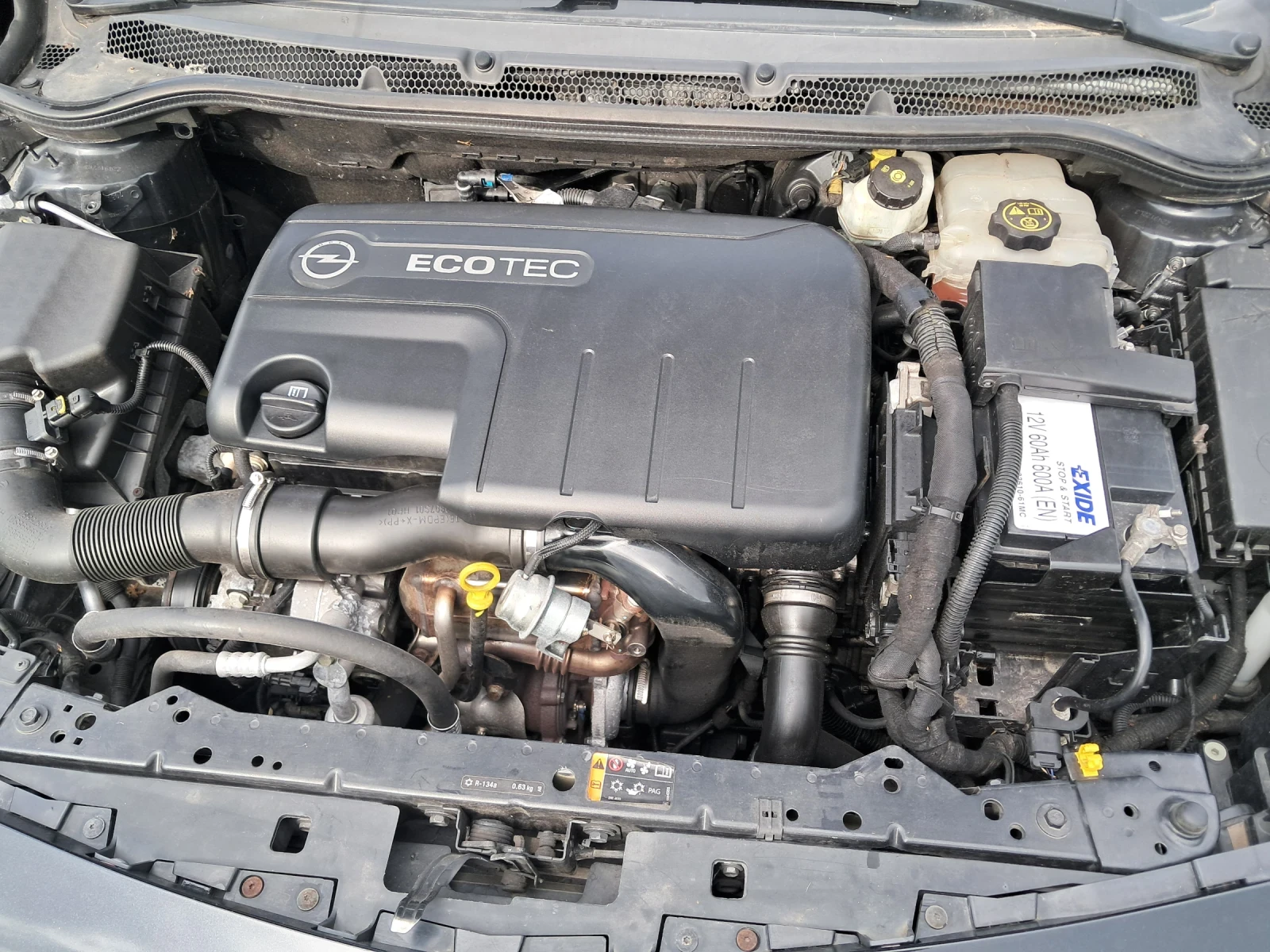 Opel Astra 1.7 CDTI СЕДАН 110 КС 6 СКОРОСТИ., снимка 14 - Автомобили и джипове - 54514559
