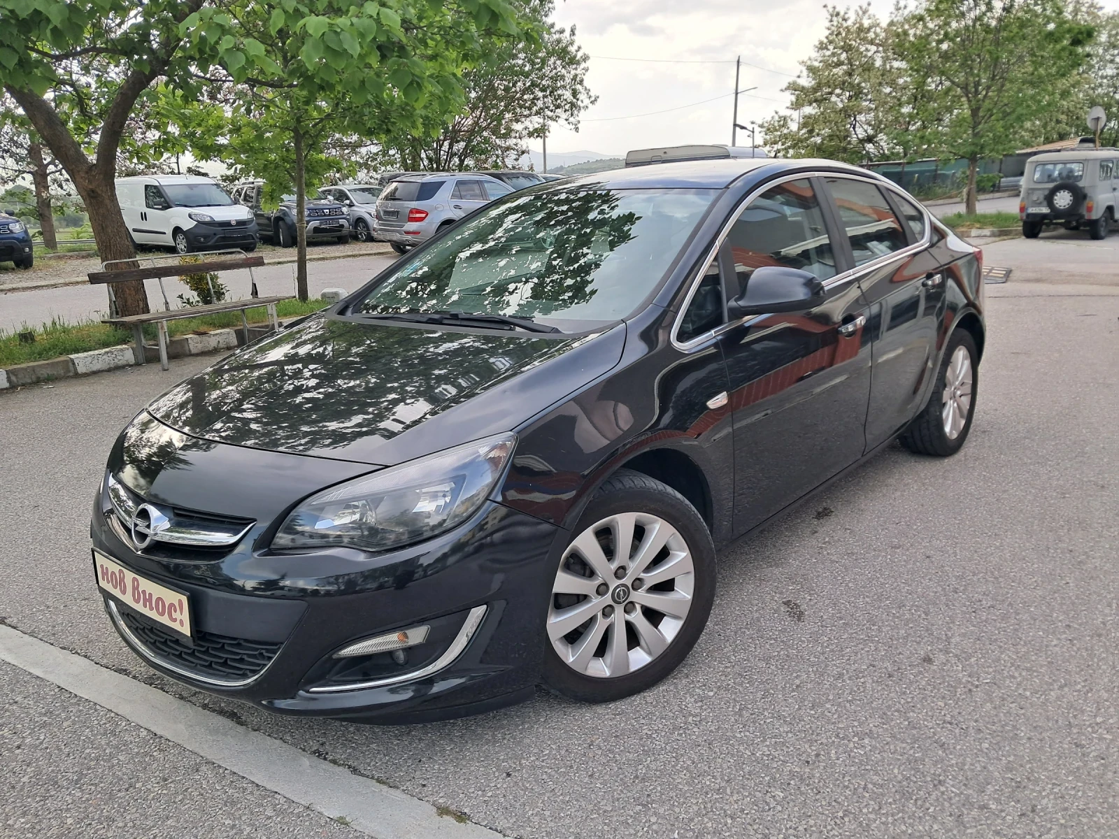 Opel Astra 1.7 CDTI СЕДАН 110 КС 6 СКОРОСТИ., снимка 2 - Автомобили и джипове - 54514559