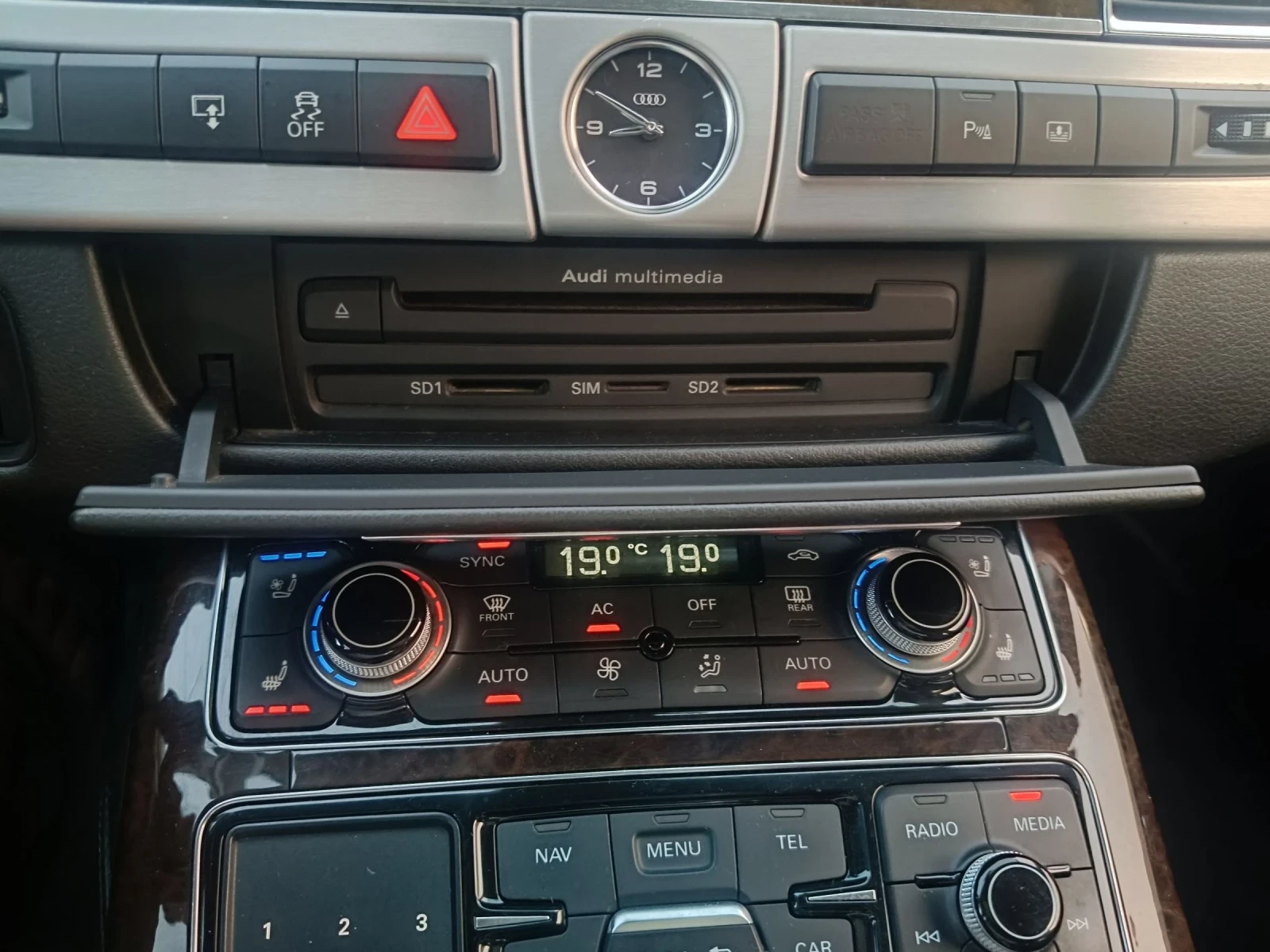 Audi A8 4.2 TDI BARTER, снимка 16 - Автомобили и джипове - 55148921