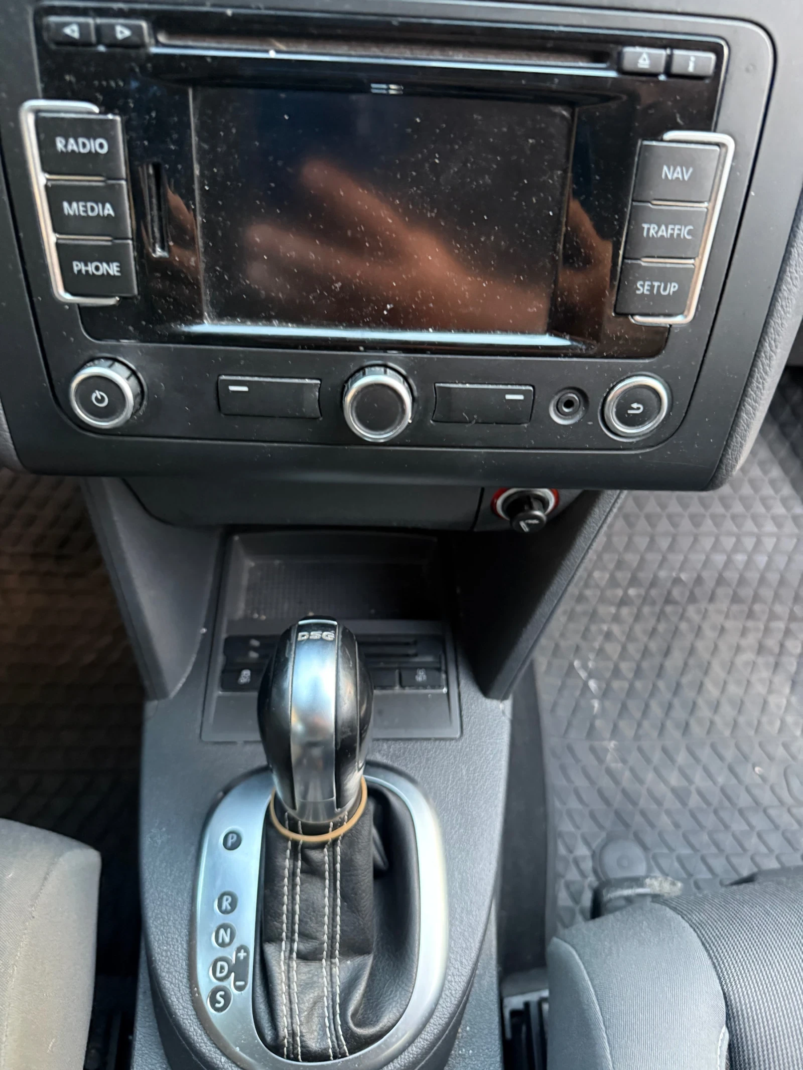 VW Touran 2013, снимка 7 - Автомобили и джипове - 55296468