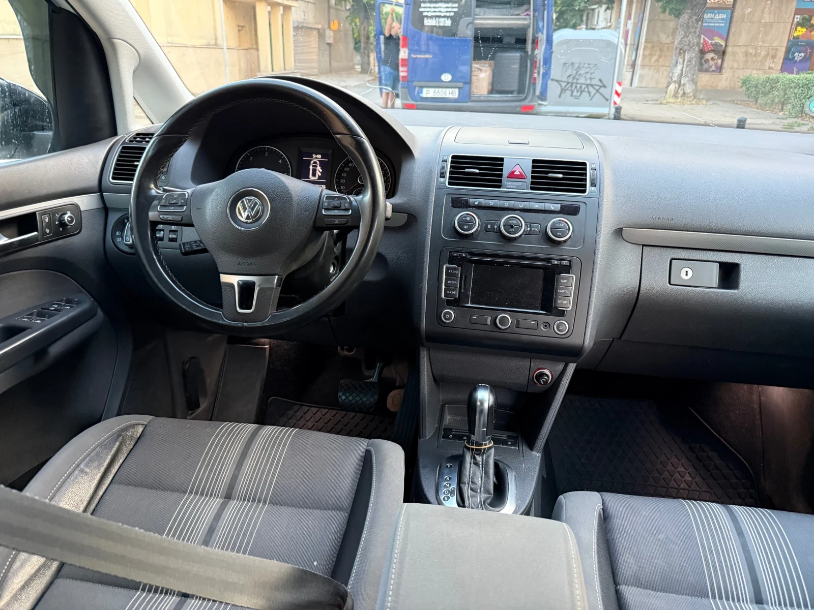 VW Touran 2013, снимка 5 - Автомобили и джипове - 55296468