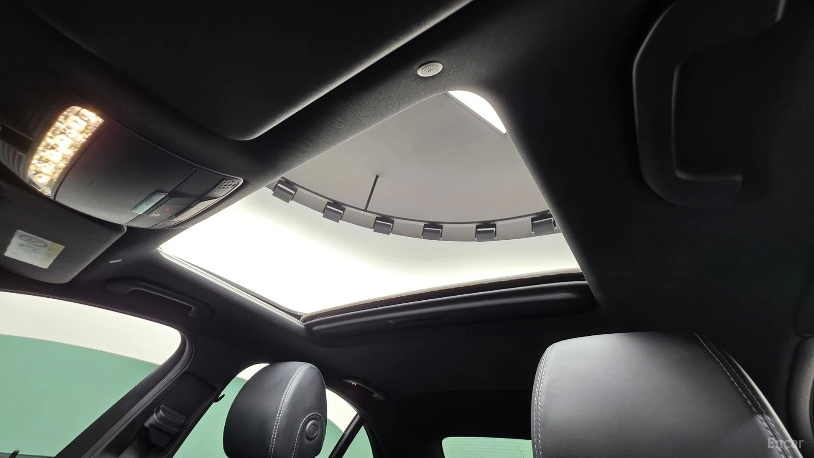 Mercedes-Benz E 220 4MATIC/AMG-LINE/DRIVE-ASSISTS/SUNROOF, снимка 15 - Автомобили и джипове - 55688329