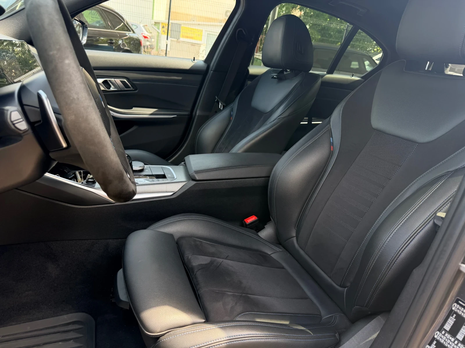 BMW 320 d xDrive Mild-Hybrid M Sport Keyless Harman Kardon, снимка 9 - Автомобили и джипове - 55790240