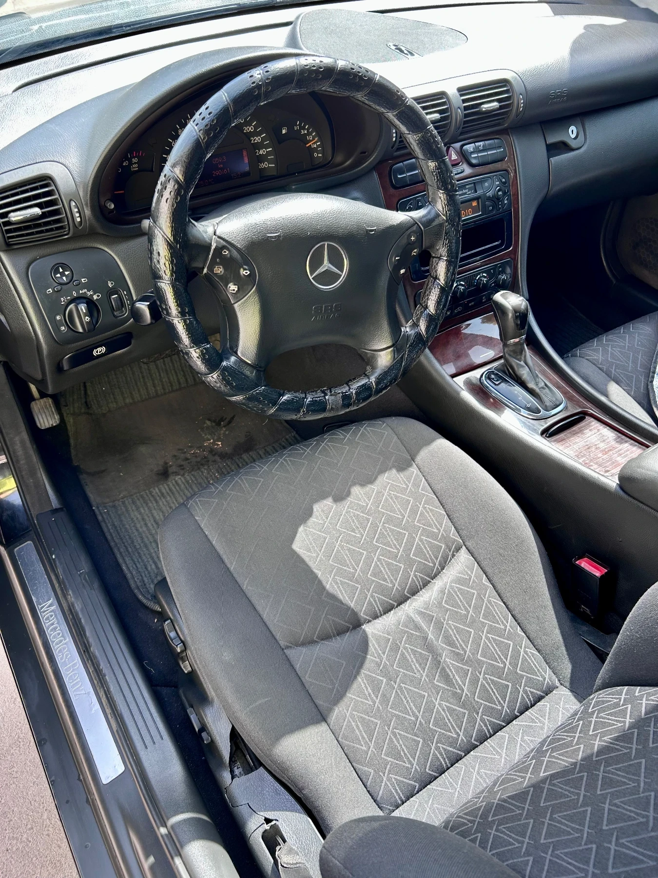 Mercedes-Benz C 220 CDI, снимка 7 - Автомобили и джипове - 55858561