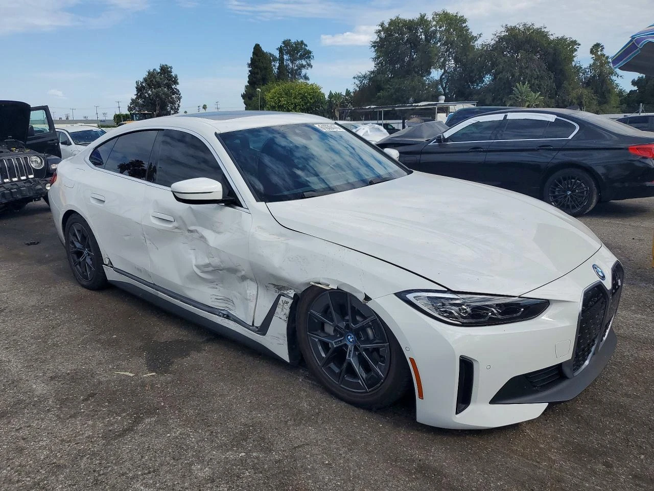 BMW i4 EDRIVE 40 | ACC | HARMAN KARDON, снимка 4 - Автомобили и джипове - 55939096