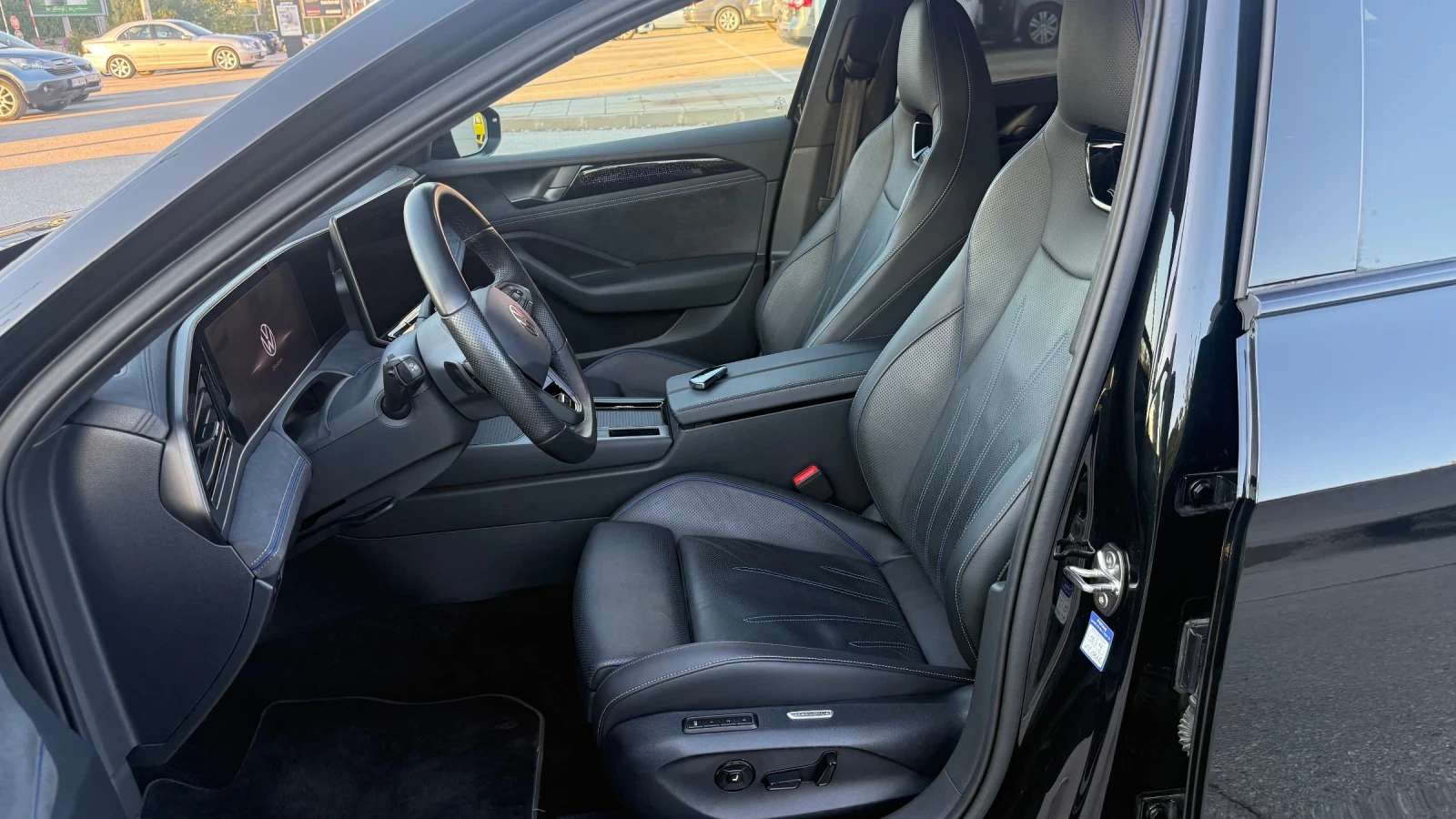 VW Passat 3XR-LINE HARMON HEAD UP ОБДУХВАНЕ, снимка 9 - Автомобили и джипове - 56015677