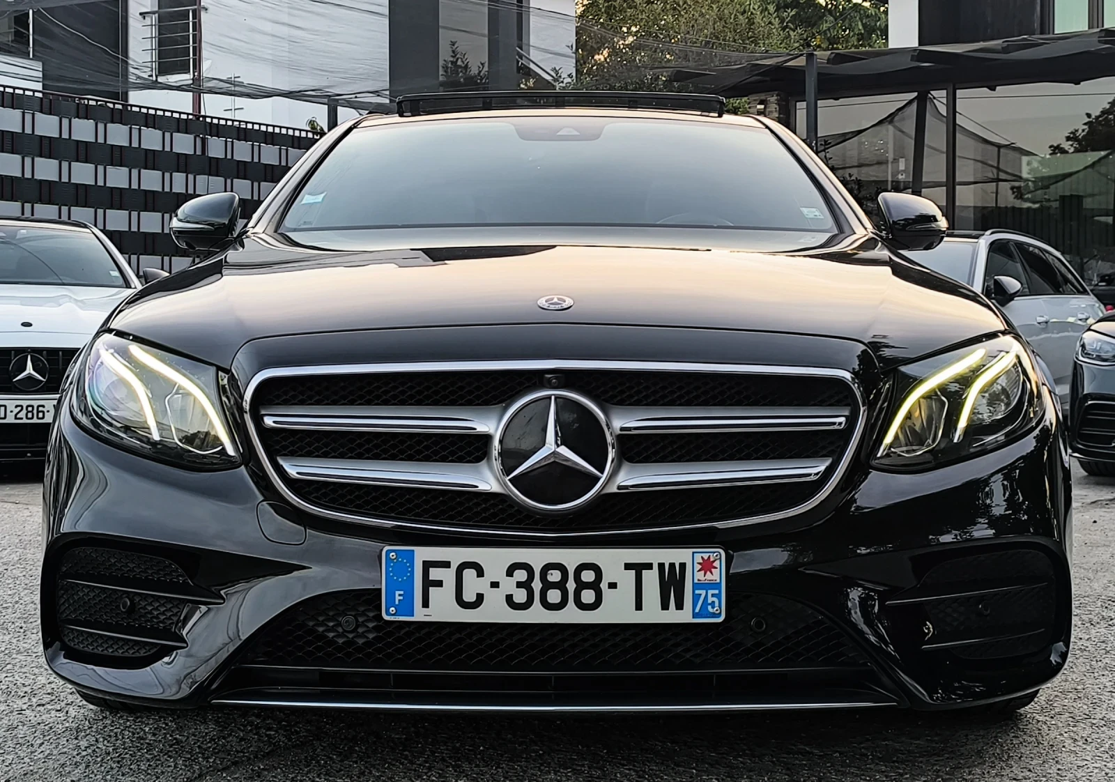 Mercedes-Benz E 220 D* AMG-LINE* PANO* BURMESTER* 360* , снимка 2 - Автомобили и джипове - 56144322