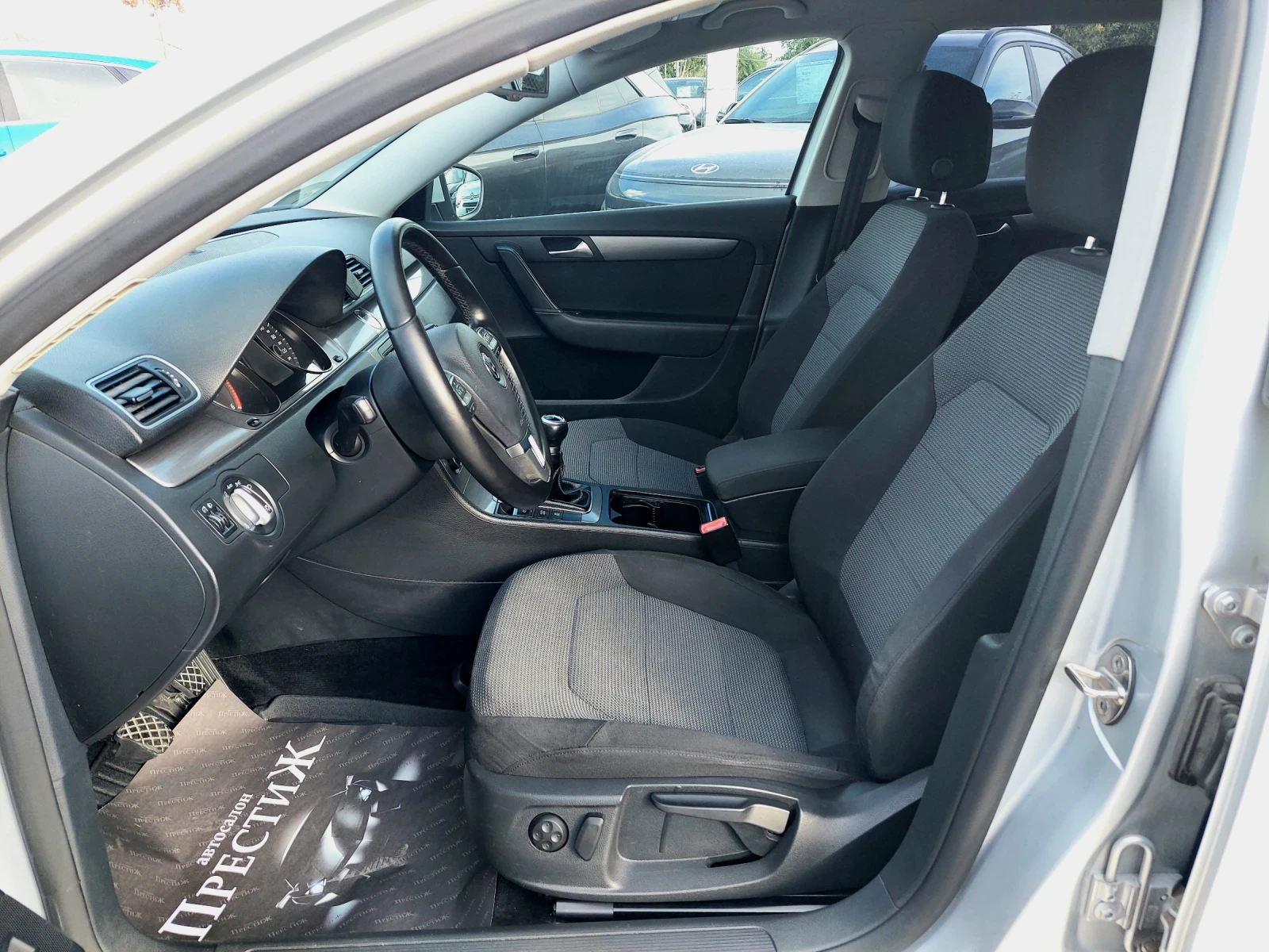 VW Passat 2.0TDI -BLUEMOTION - HI LINE, снимка 8 - Автомобили и джипове - 56226373