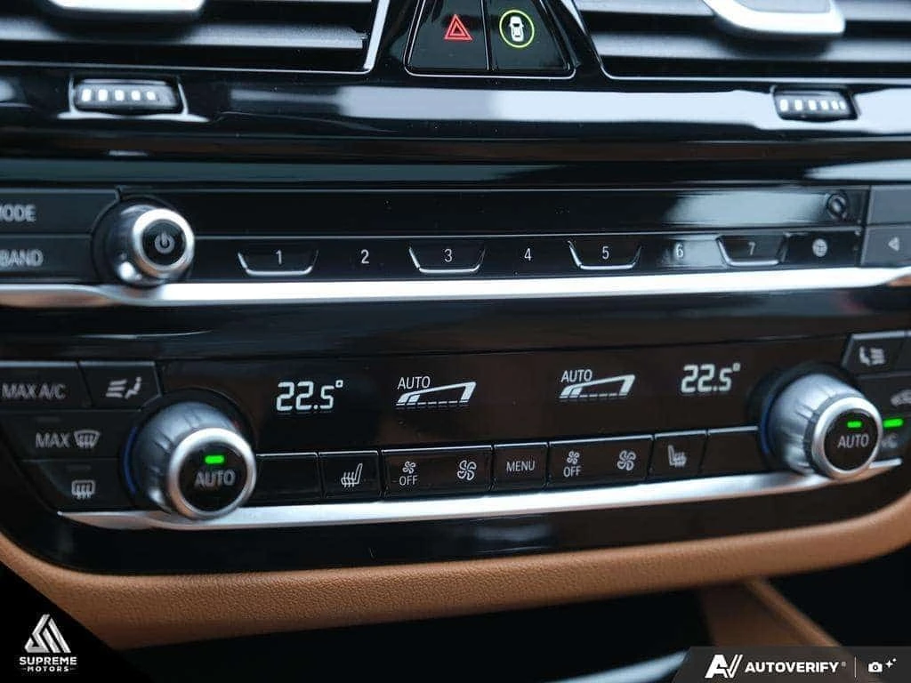 BMW 540 Mild Hybrid XDRIVE M SPORT AWD / NO ACCIDENT , снимка 11 - Автомобили и джипове - 56255809