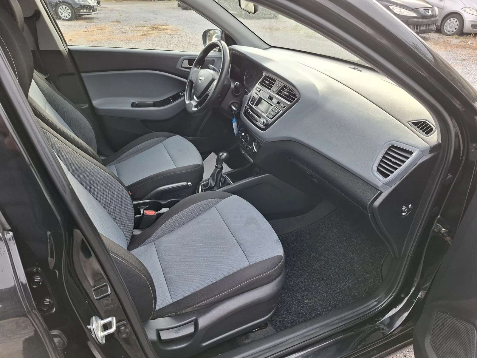 Hyundai I20, снимка 8 - Автомобили и джипове - 56265785